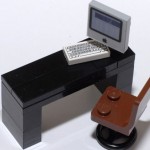 lego-custom-minifig-mac-and-desk-by-nieks